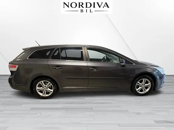 Toyota Avensis 2009 photo 4