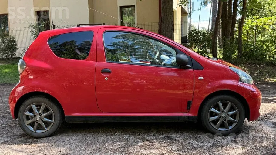 Toyota Aygo 2010 photo 2