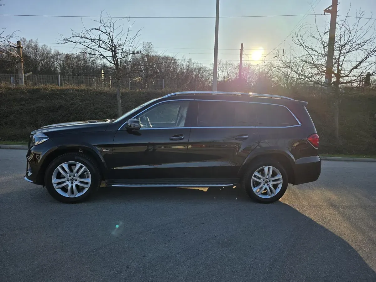 Mercedes-Benz Gls-Class 2018 photo 2