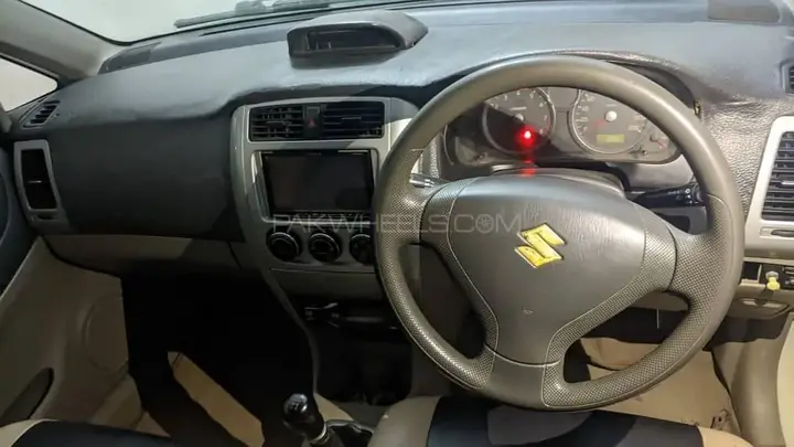Suzuki Liana