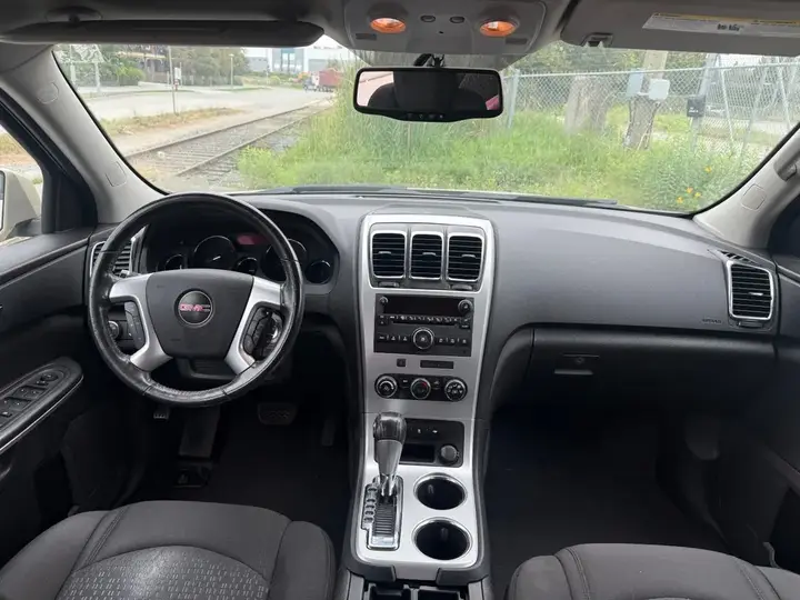 GMC Acadia 2010 photo 5