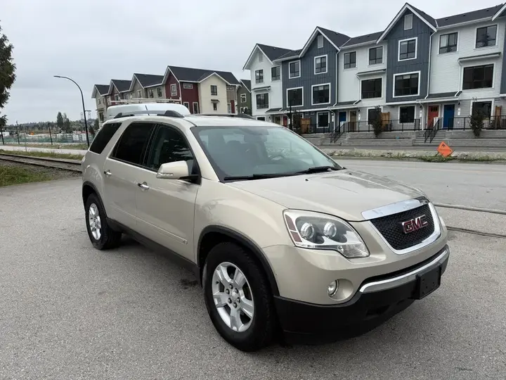 GMC Acadia 2010 photo 2
