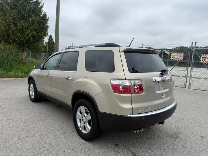 GMC Acadia 2010 photo 3