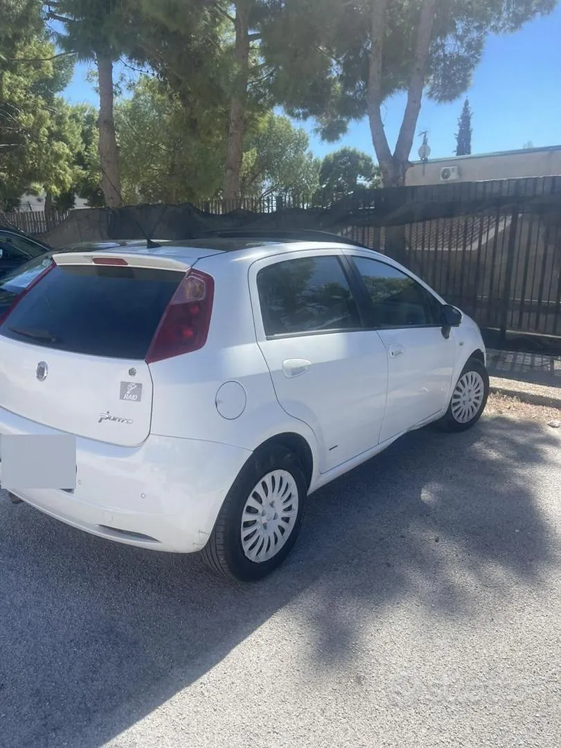 Fiat Punto 2008 photo 2