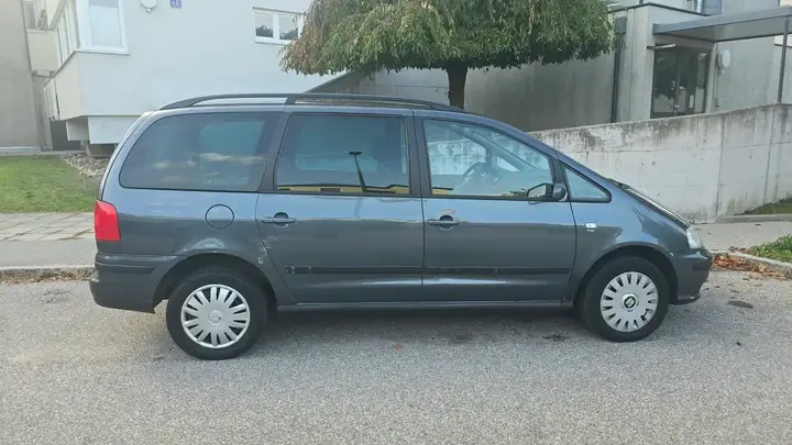 Seat Alhambra 2007 photo 3