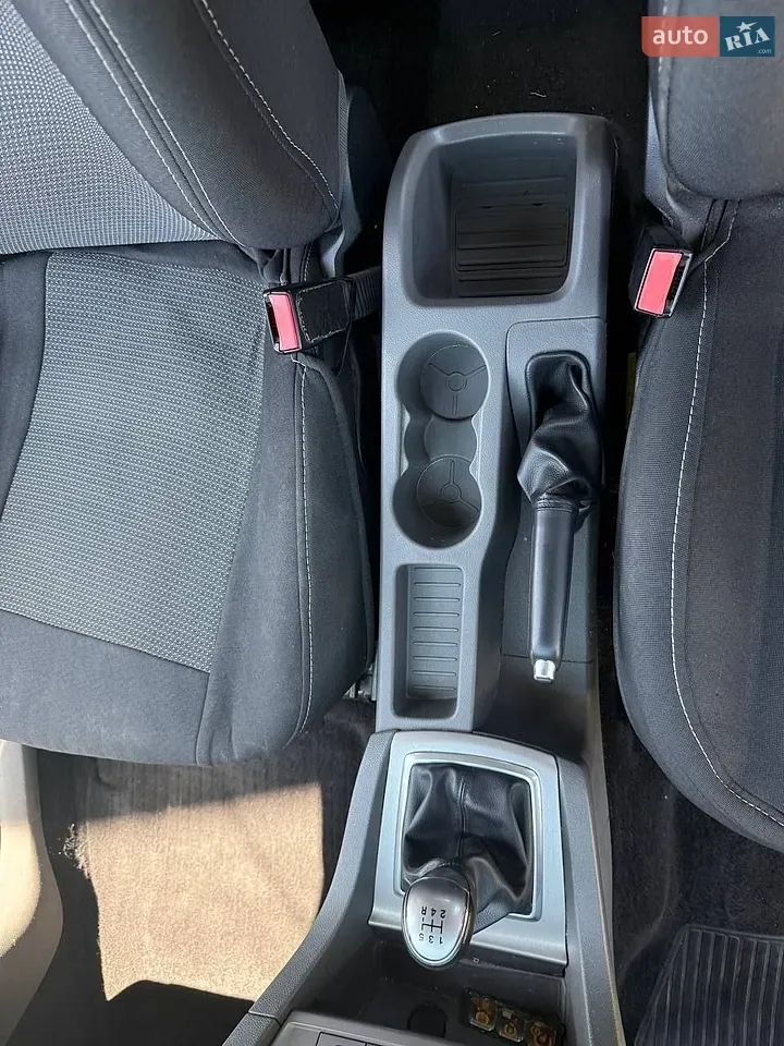 Ford Focus 2010 photo 4