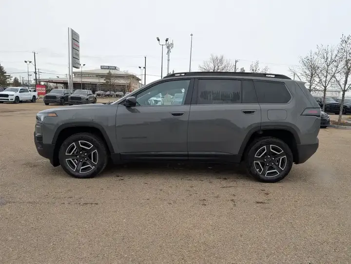 Jeep Cherokee 2026 photo 3
