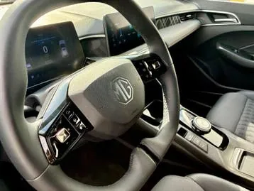 MG 3 Hybrid Luxury 2024 photo 3