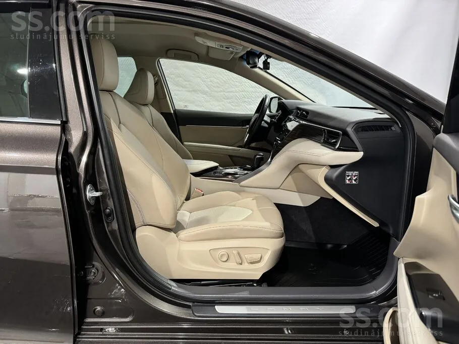 Toyota Camry 2019 photo 5