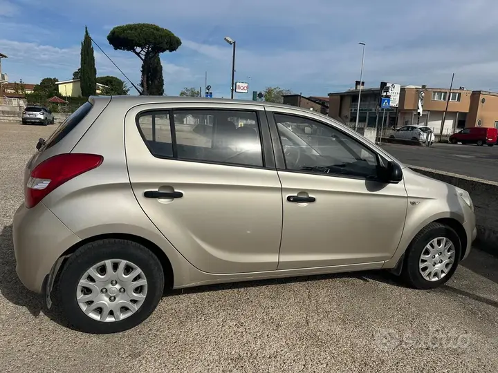 Hyundai I20 2012 photo 4