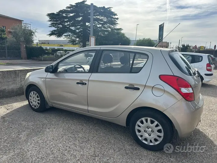 Hyundai I20 2012 photo 3