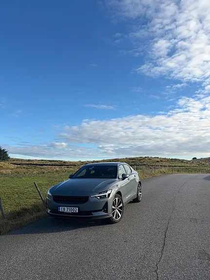 Polestar 2 2021 photo 2