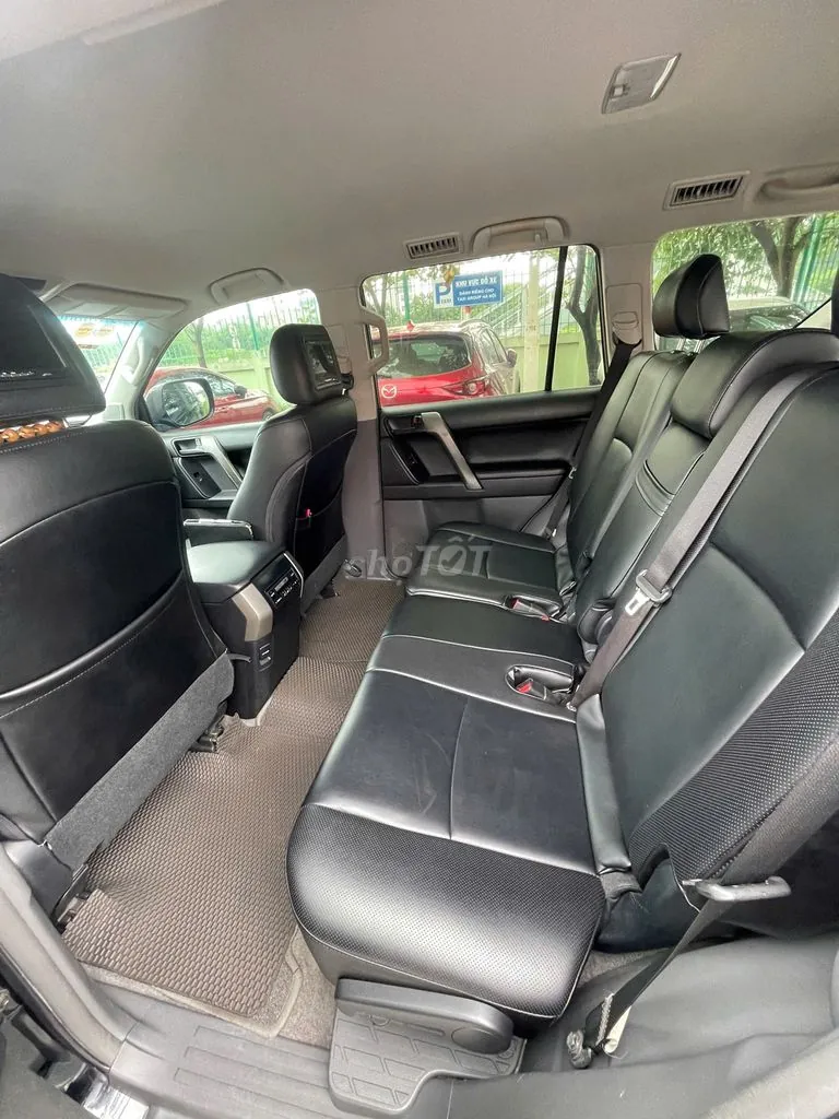 Toyota Land Cruiser Prado 2012 photo 3