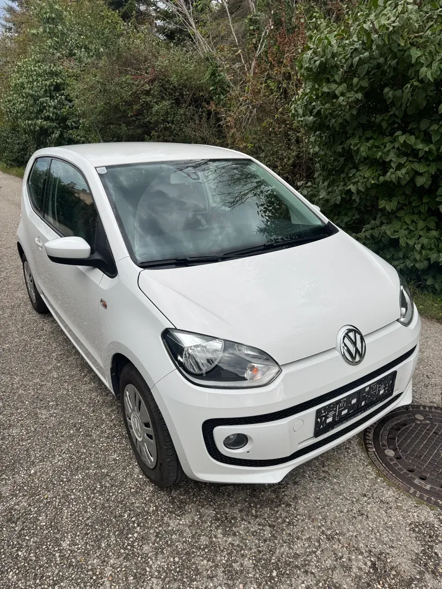 Volkswagen Up 2012 photo 2