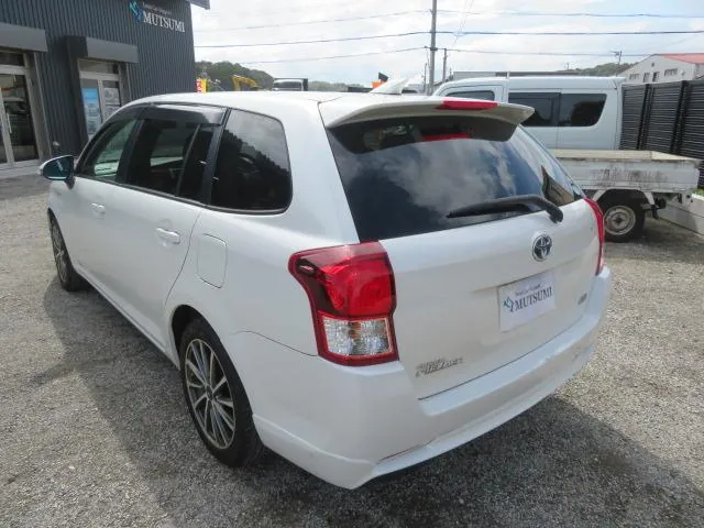 Toyota Corolla Fielder 2014 photo 3
