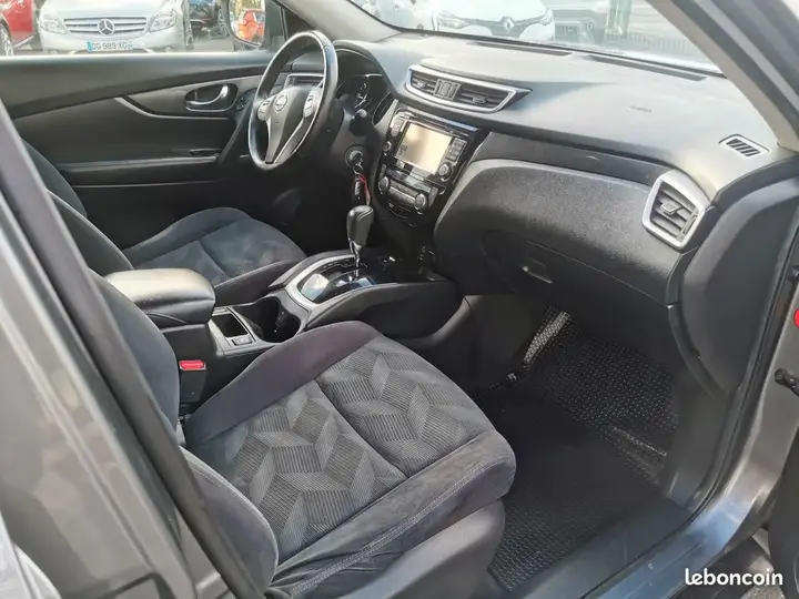 Nissan X-Trail 2015 photo 2