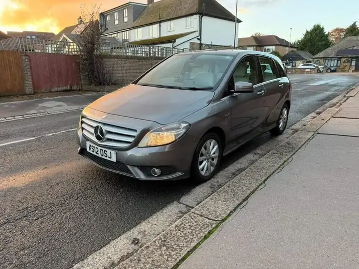 Mercedes-Benz B-Class 2012 photo 3