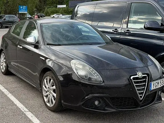 Alfa Romeo Giulietta 2012 photo 2