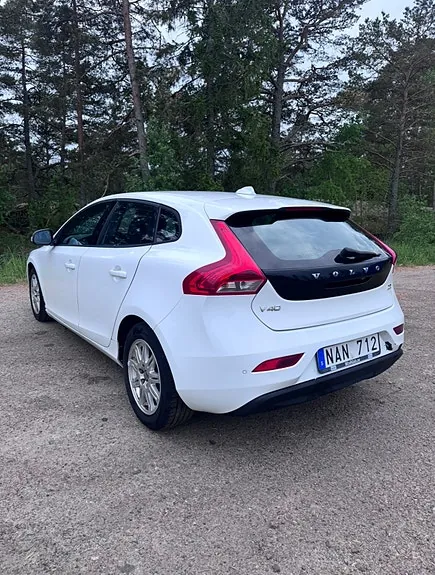 Volvo V40 2013 photo 2