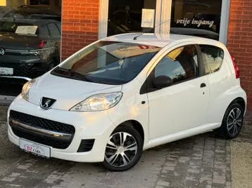 Peugeot 107 2010 photo 2