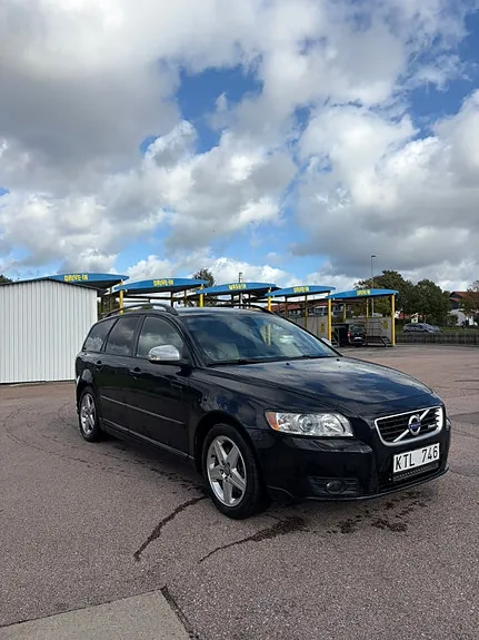Volvo V50 2011 photo 2