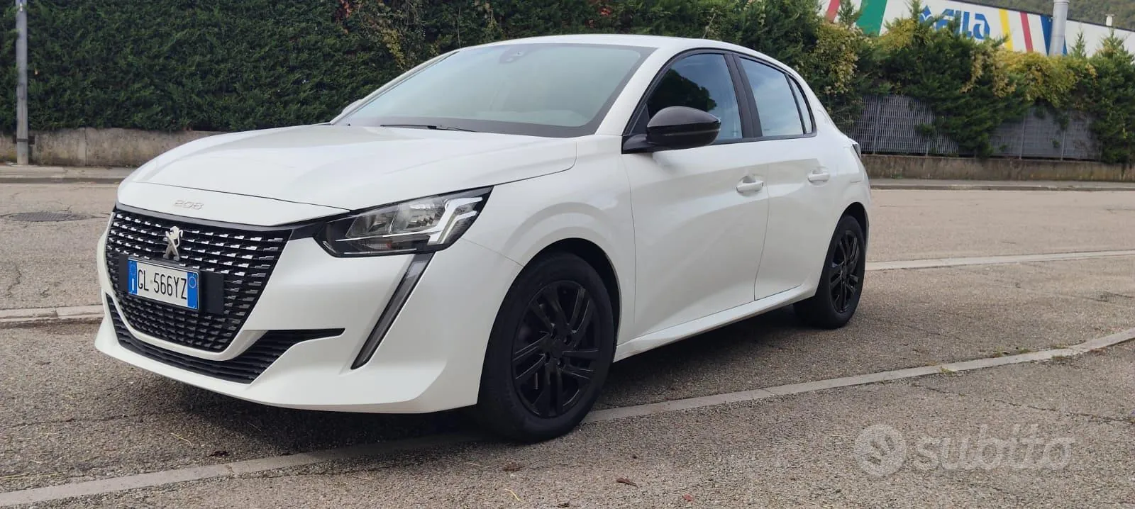 Peugeot 208 2023 photo 2
