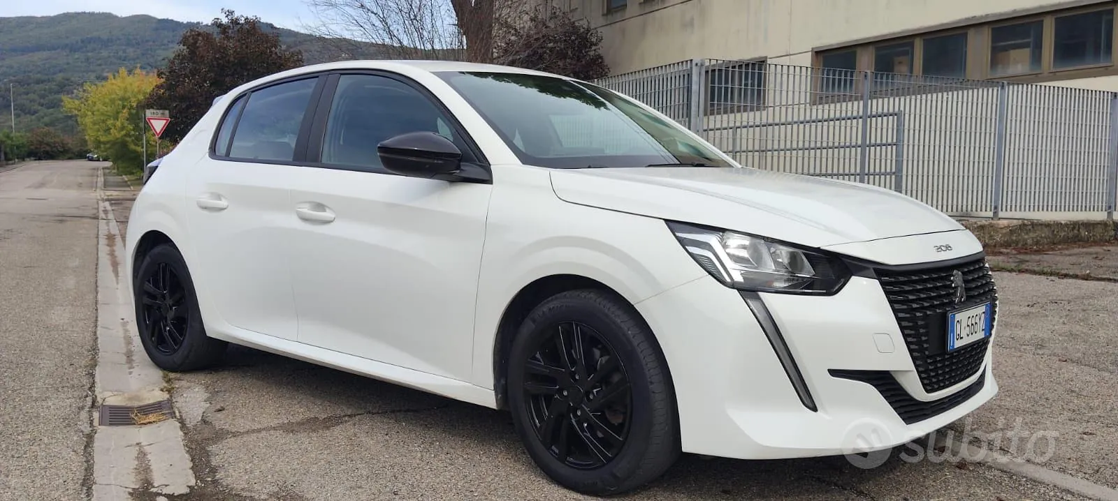 Peugeot 208 2023 photo 4