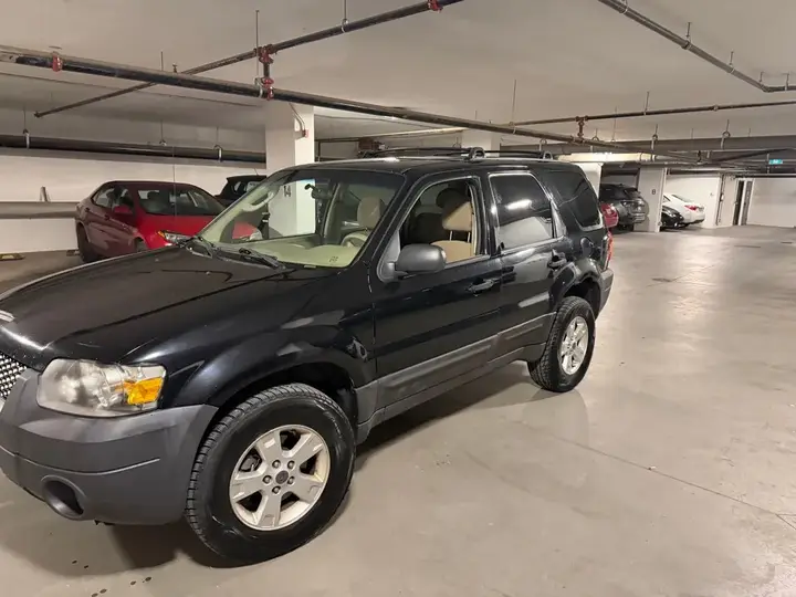 Ford Escape 2006 photo 2