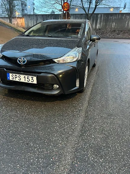 Toyota Prius 2017 photo 2