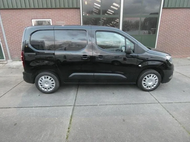 Opel Combo 2022 photo 2