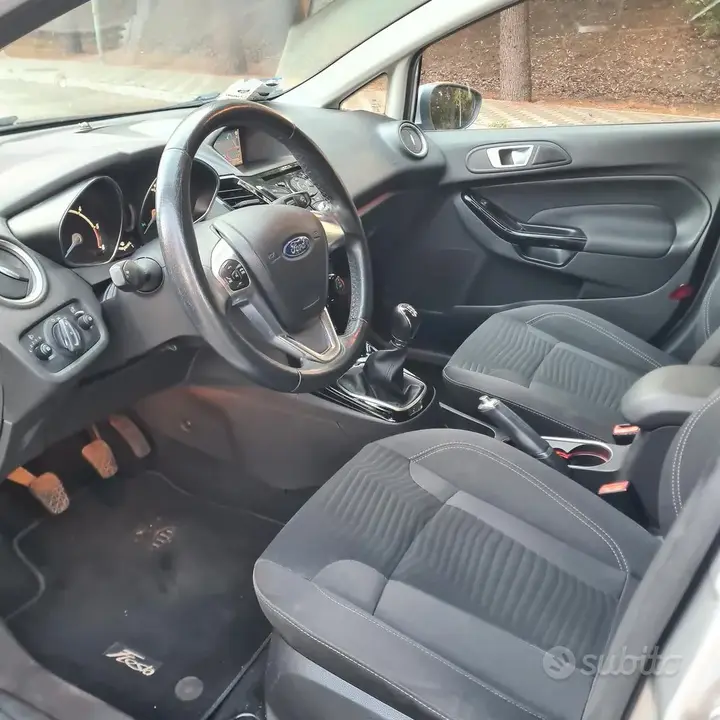 Ford Fiesta 2015 photo 5
