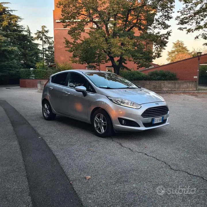 Ford Fiesta 2015 photo 2