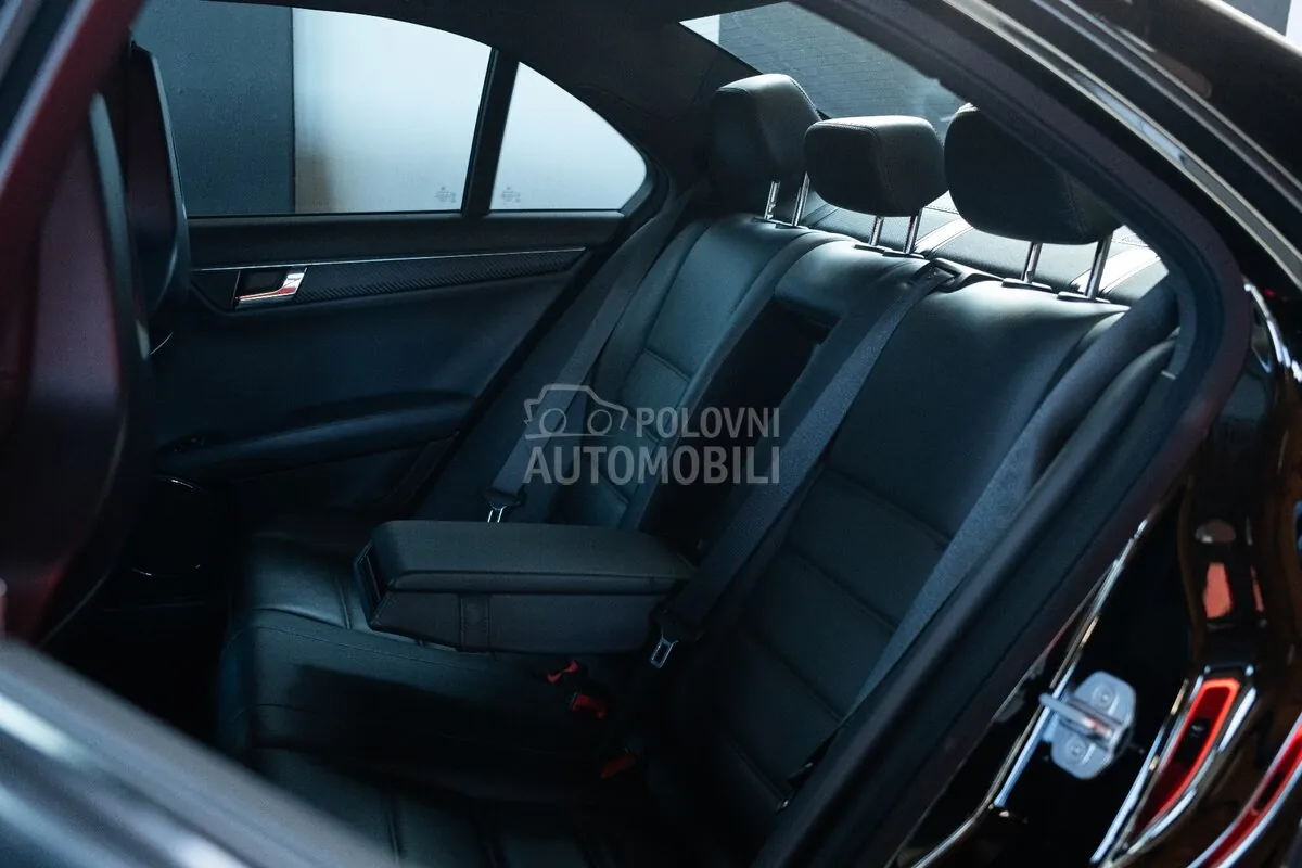 Mercedes-Benz C 63 Amg 2008 photo 4