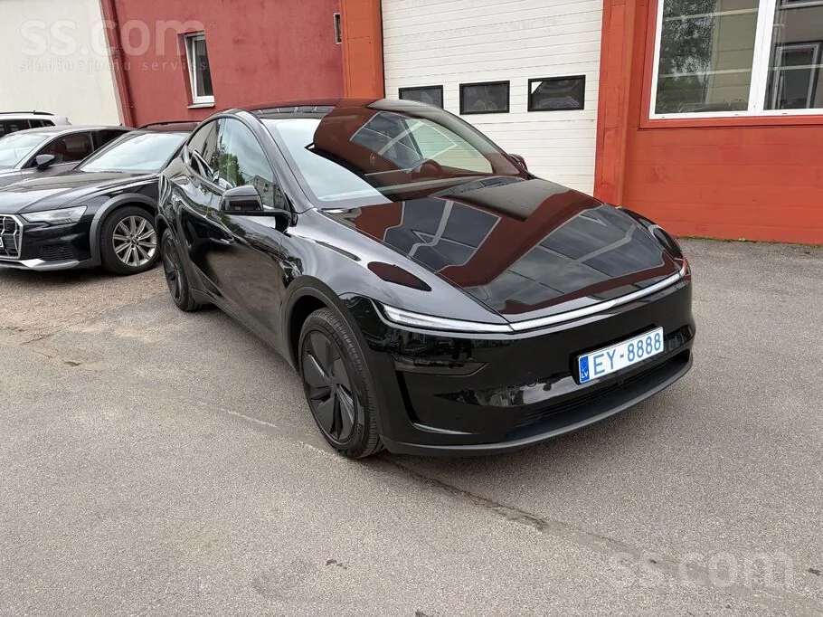 Tesla Model Y 2025 photo 2