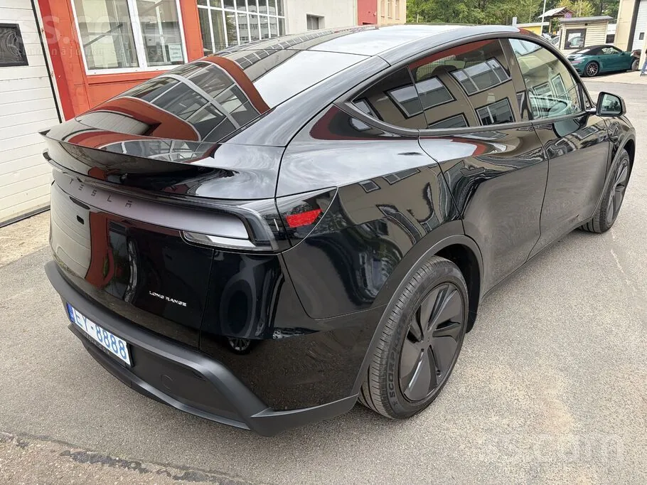 Tesla Model Y 2025 photo 3