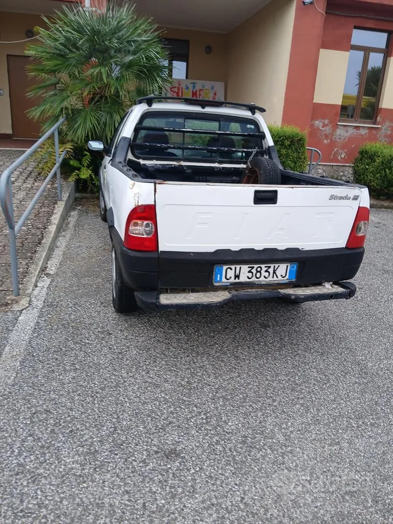 Fiat Strada 2005 photo 2
