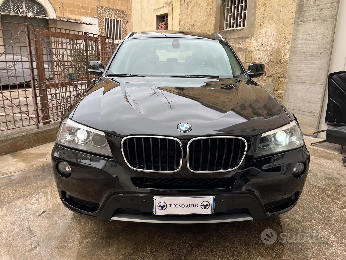 BMW X3 2011 photo 2