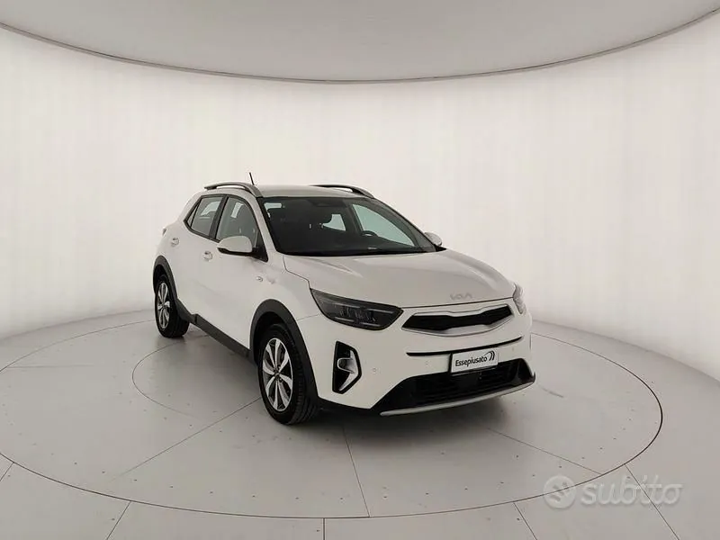 Kia Stonic 2023 photo 4