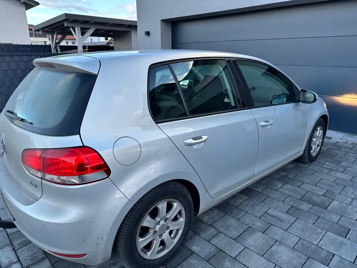 Volkswagen Golf 2009 photo 3