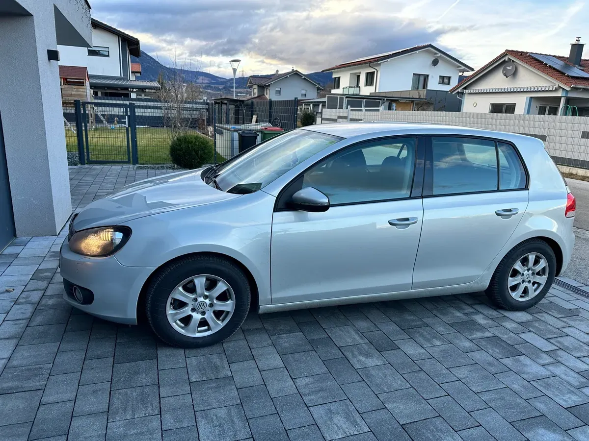 Volkswagen Golf 2009 photo 2