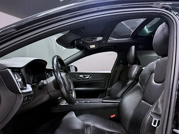 Volvo V60 Cross Country 2019 photo 2