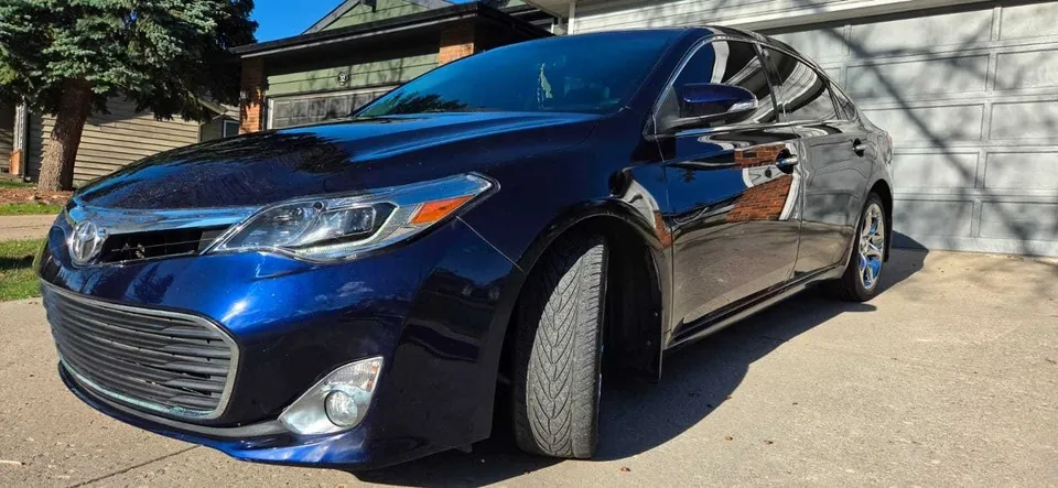 Toyota Avalon 2013 photo 2