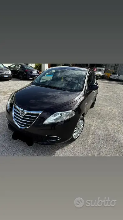 Lancia Ypsilon 2011 photo 2