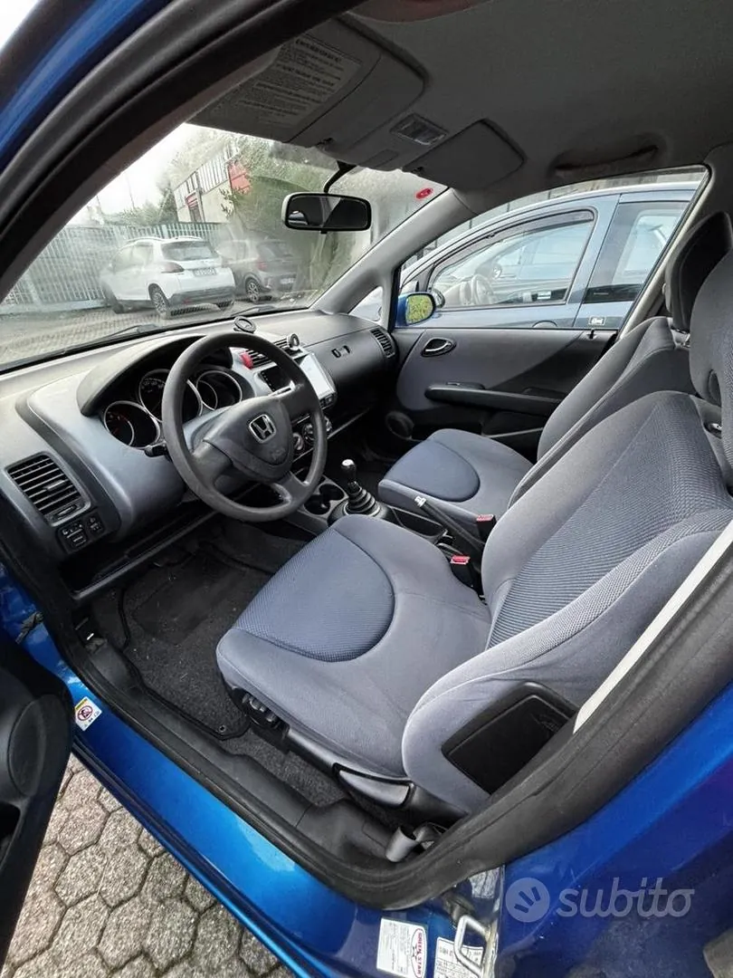 Honda Jazz 2004 photo 2