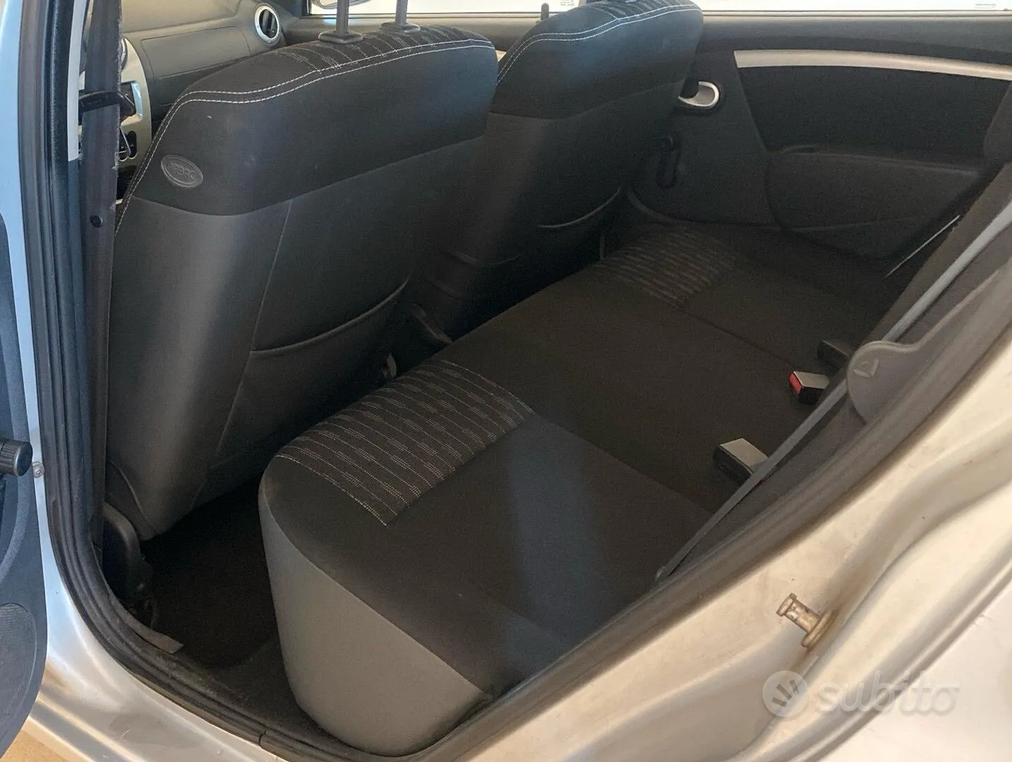 Dacia Sandero 2012 photo 3