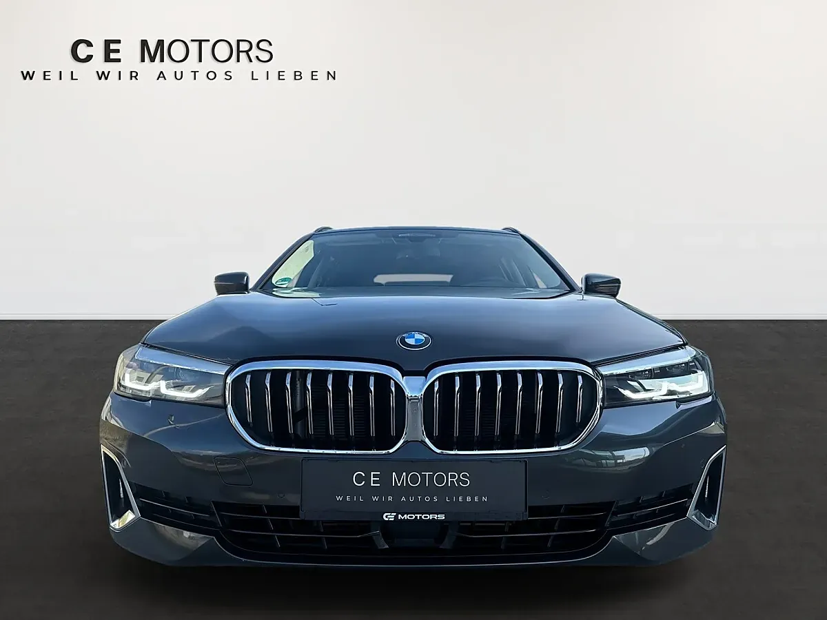 BMW 5 Series 2023 photo 3