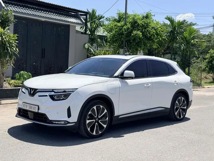 Vinfast Vf8