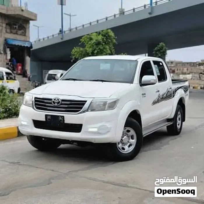 Toyota Hilux 2012 photo 4