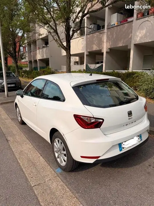 Seat Ibiza 2014 photo 2