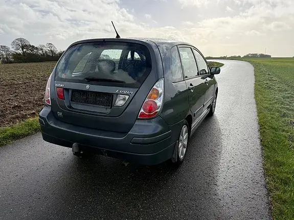 Suzuki Liana 2006 photo 4